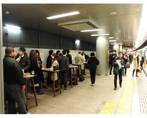 【駅ホーム酒場】帰宅帰りに一杯どう? 駅のホームで美味しい料理とお酒を。