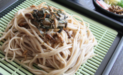 コオロギのうどんが発売！？１００匹を〇〇した昆虫食とは